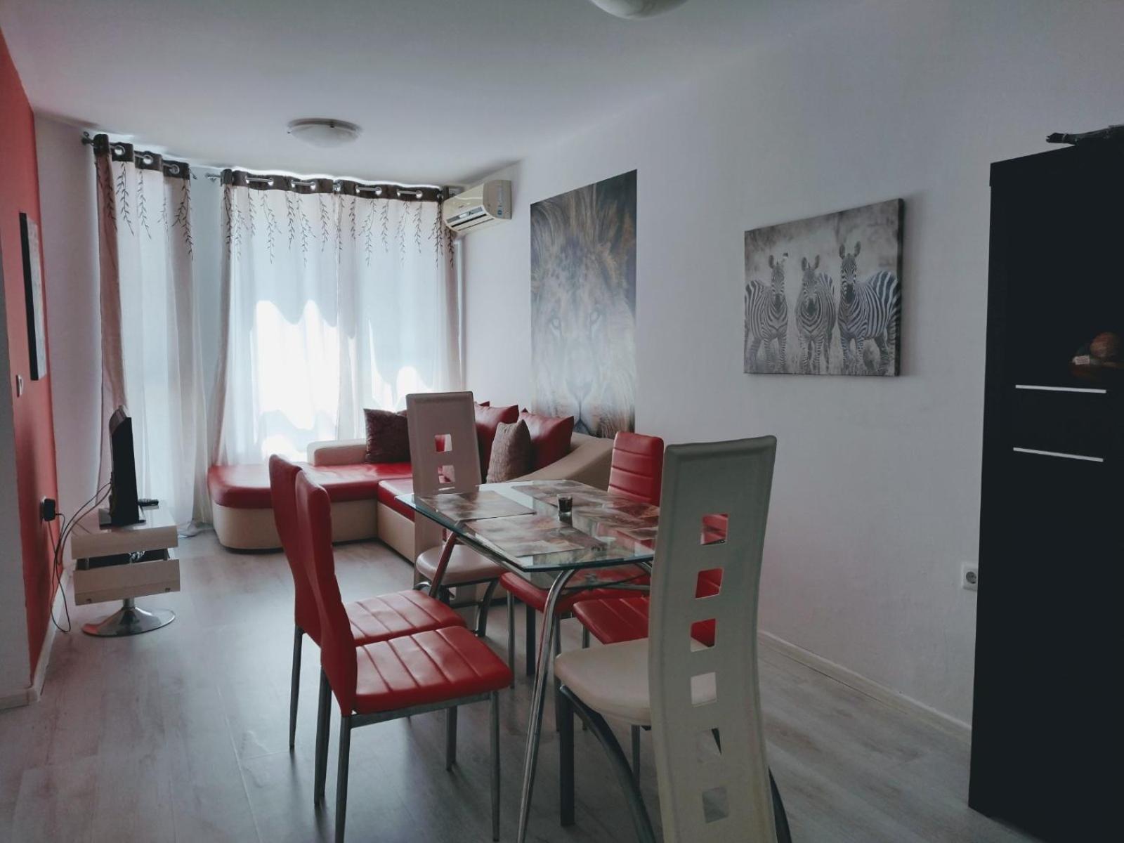 Private Apartment With Parking And Pool บัลชิค ภายนอก รูปภาพ