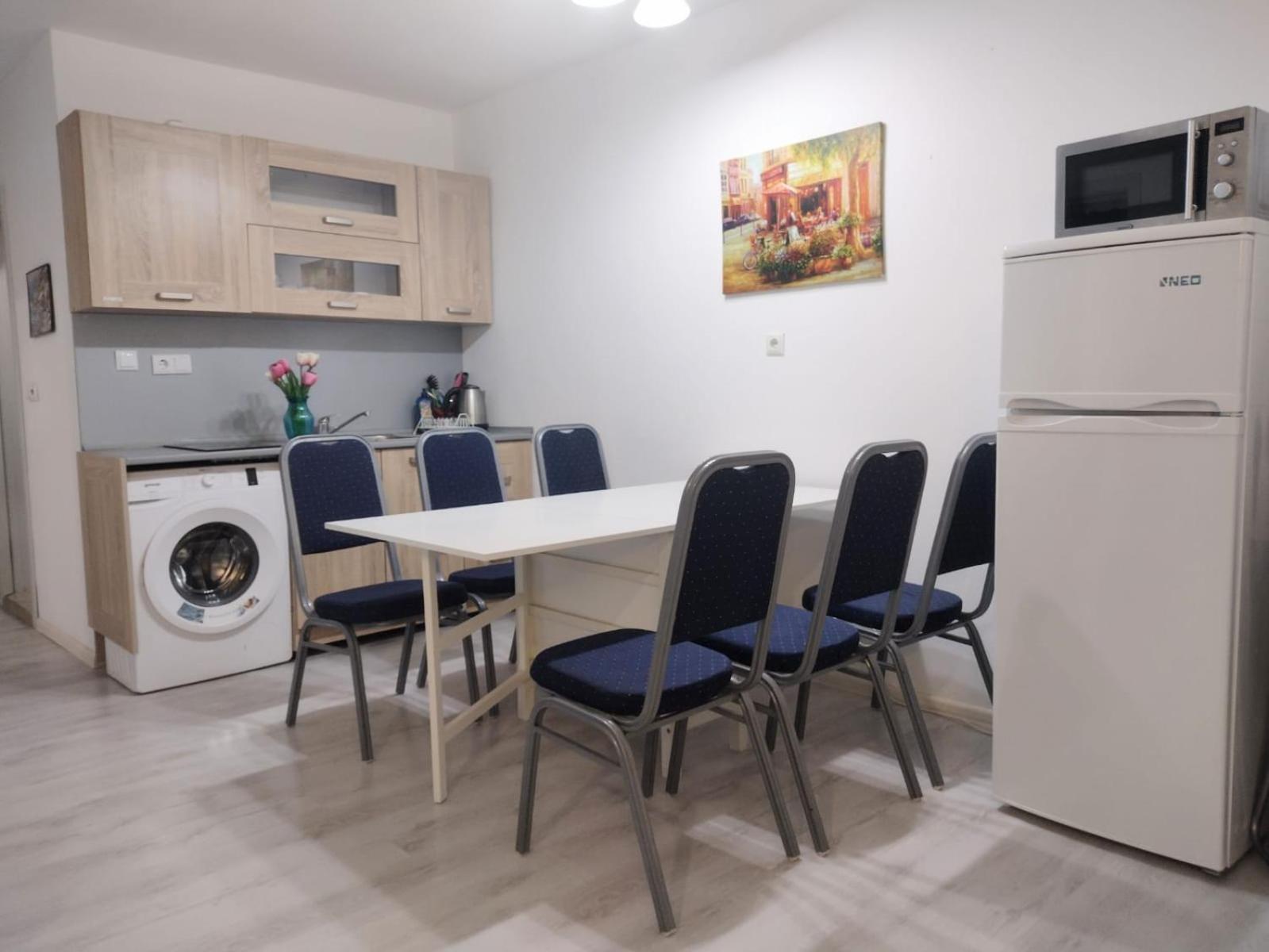 Private Apartment With Parking And Pool บัลชิค ภายนอก รูปภาพ